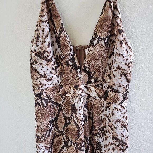 𝅺SUPERDOWN  Snake Print Wide Leg V Neck Jumpsuit Size Small - Picture 4 of 8